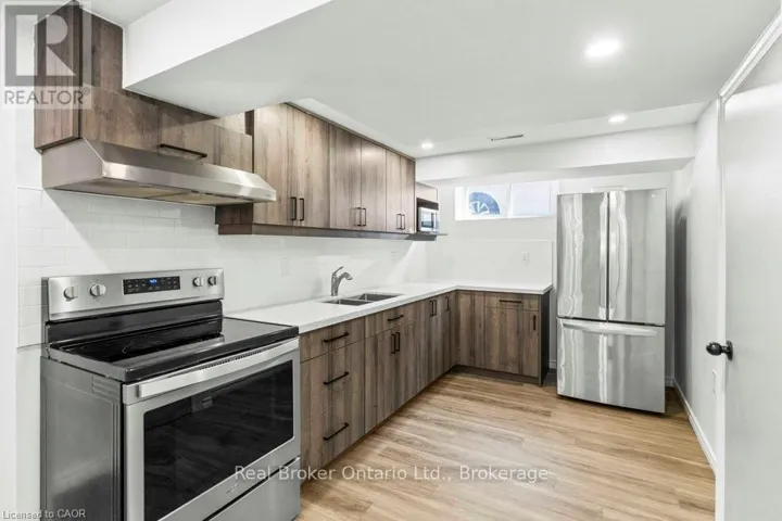 LOWER UNIT - 326 EAST 19TH STREET, Hamilton (Hill Park), Ontario L9A4S8
