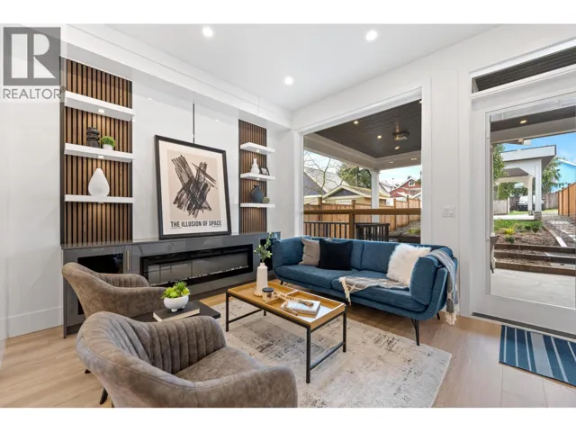 1 122 EIGHTH AVENUE, New Westminster, British Columbia V3L1X8