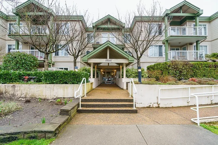 304 10665 139 STREET, Surrey, British Columbia V3T4L8