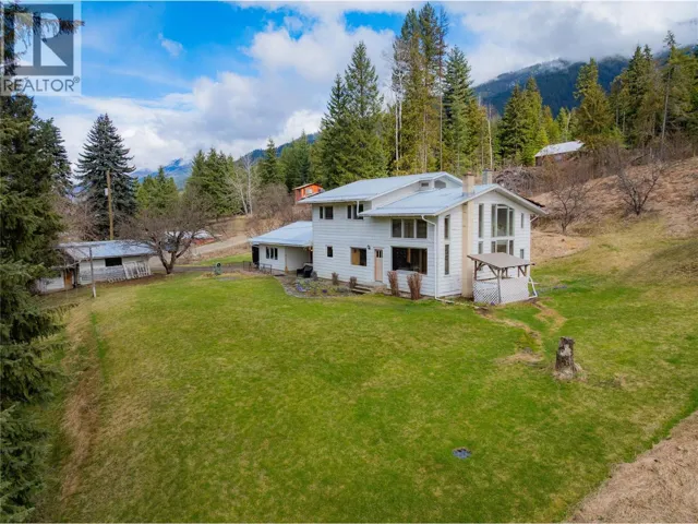6943 KANIGAN Road, Appledale, British Columbia V0G2J0