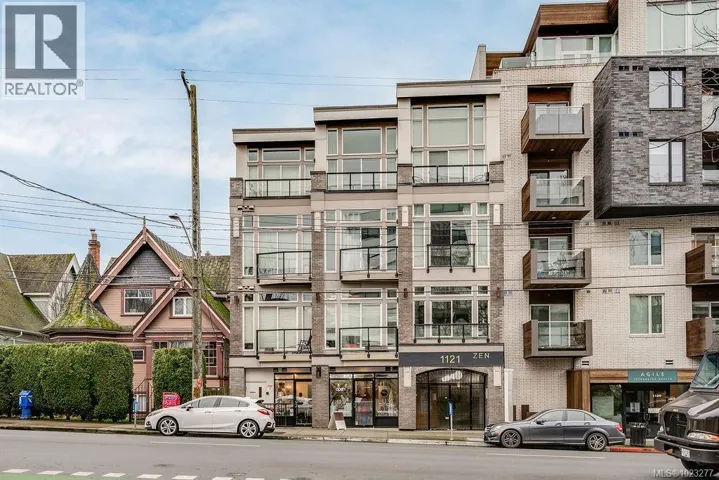 305 1121 Fort St, Victoria, British Columbia V8V3K9