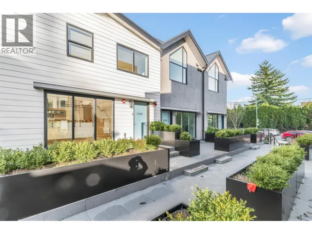 7353 OAK STREET, Vancouver, British Columbia V6P1V9