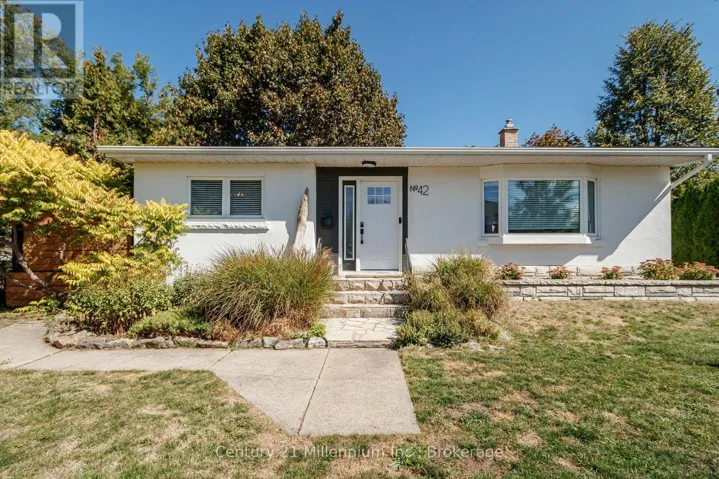 42 NIAGARA STREET, Collingwood, Ontario L9Y3X2