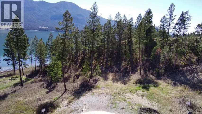 Lot 17 COLUMBIA LAKE Road Lot# 17, Fairmont Hot Springs, British Columbia V0B1L2