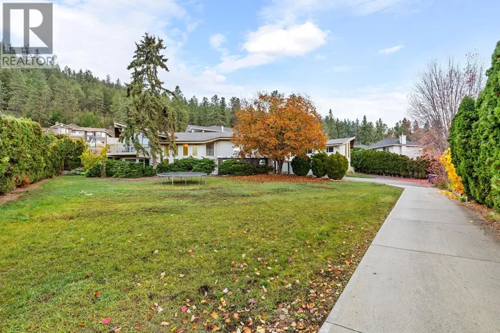 154 Applebrooke Crescent, Kelowna, British Columbia V1V1W4