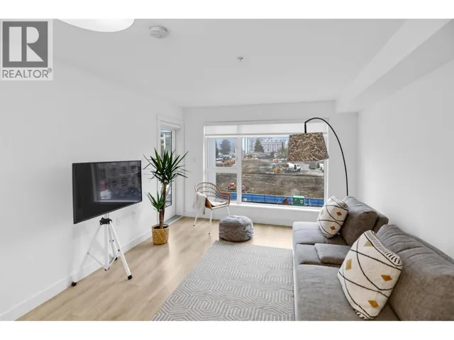 309 1519 CROWN STREET, North Vancouver, British Columbia V7J1G6