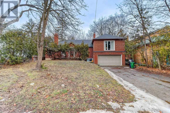 212 CUMMER AVENUE, Toronto (Newtonbrook East), Ontario M2M2E7