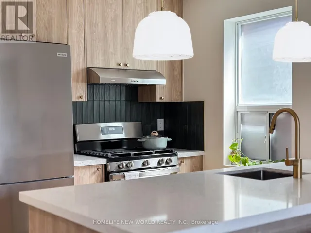 UPPER - 27 MARIGOLD AVENUE, Toronto (South Riverdale), Ontario M4M3B1