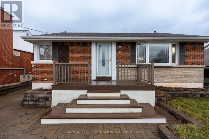 16 FERNWOOD CRESCENT, Hamilton (Hampton Heights), Ontario L8T3L1