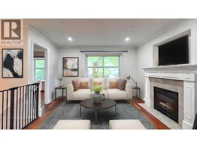 1553 BURRILL AVENUE, North Vancouver, British Columbia V7K1L8
