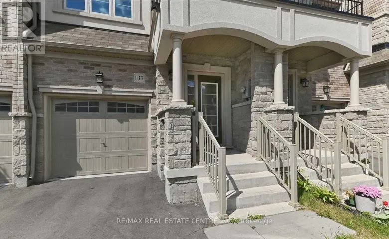 137 BORERS CREEK CIRCLE, Hamilton (Waterdown), Ontario L8B1W3