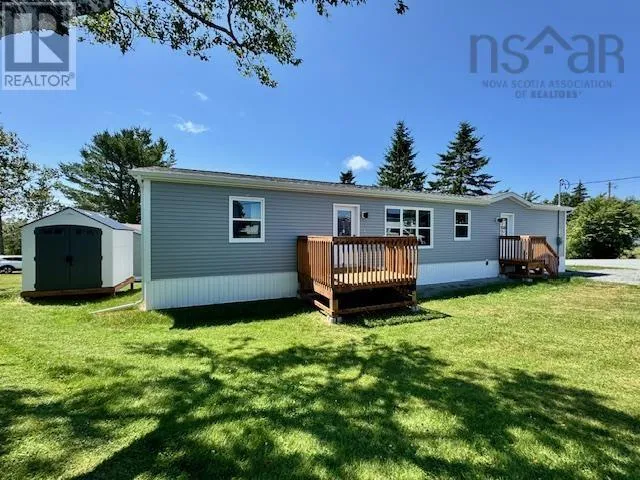4 Davis Drive, South Uniacke, Nova Scotia B0N1Z0