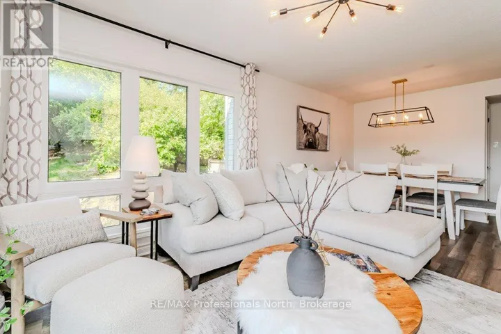 105 – 33 DEERHURST DRIVE, Huntsville (Chaffey), Ontario P1H2J4