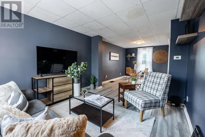 52 CONNAUGHT AVENUE N, Hamilton (Stipley), Ontario L8L6Y8