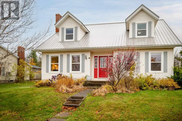 14 SAINT CATHERINES Avenue, Stratford, Prince Edward Island C1B1A5
