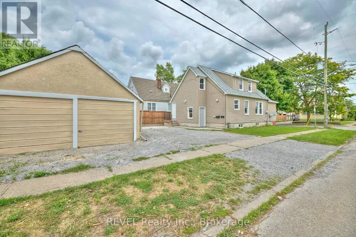 43 COSBY AVENUE, St. Catharines (Facer), Ontario L2M5R7