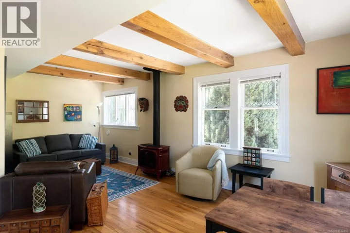3 753 Pemberton Rd, Victoria, British Columbia V8S3R3
