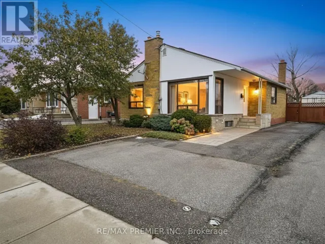 30 MONCRIEFF DRIVE, Toronto (Rexdale-Kipling), Ontario M9W2R2