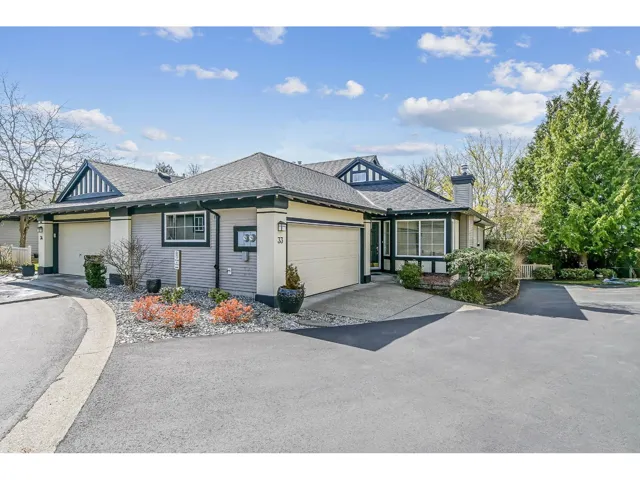 33 17917 68 AVENUE, Surrey, British Columbia V3S9C8