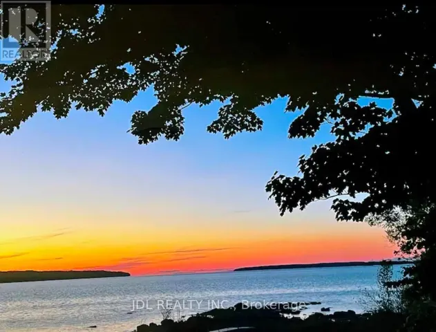 200 BAYVIEW AVENUE, Tay, Ontario L0K1R0