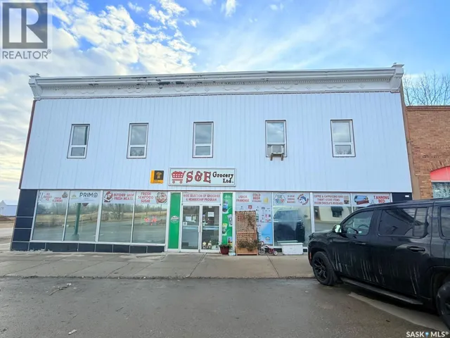 103 Main STREET, Radville, Saskatchewan S0C2G0