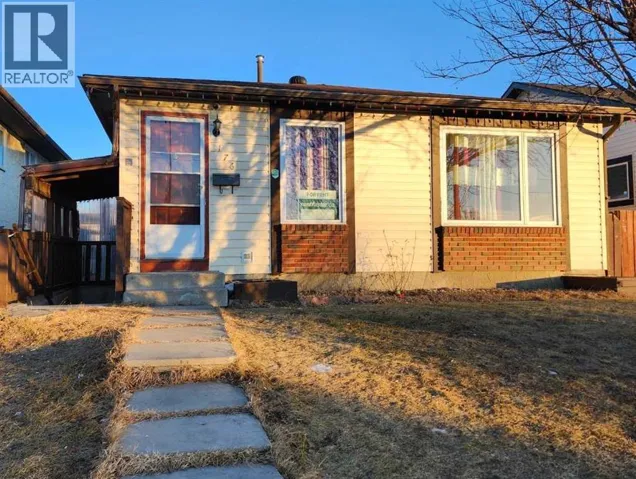 176 whitworth way NE, Calgary, Alberta T1Y6A9
