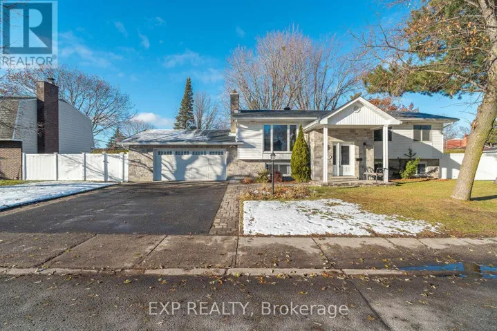 49 LARKIN DRIVE, Ottawa, Ontario K2J1B1
