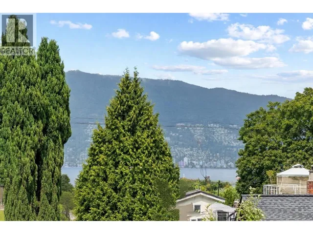 3579 W 18TH AVENUE, Vancouver, British Columbia V6S1A9