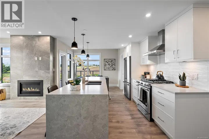 208 2520 Hackett Cres, Central Saanich, British Columbia V8M0B9