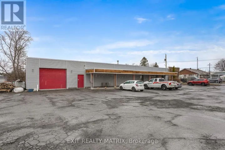 372 BERTHA STREET, Hawkesbury, Ontario K6A2A8
