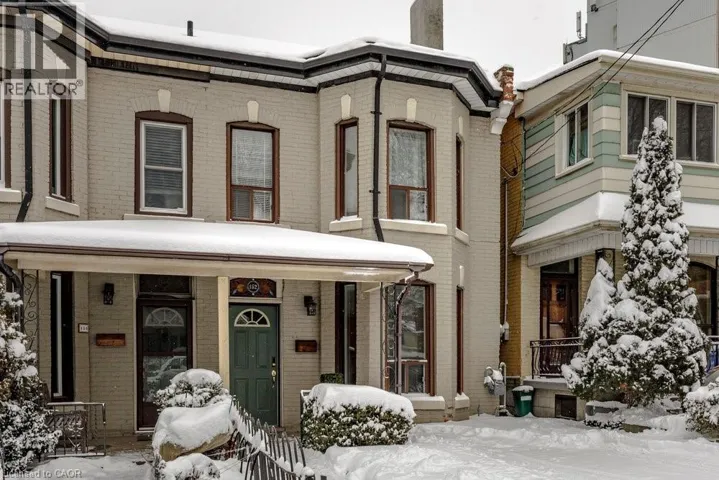 152 STRATHCONA Avenue N, Hamilton, Ontario L8R3C3