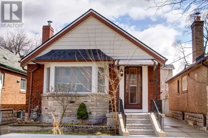MAIN FLOOR - 203 WOODYCREST AVENUE, Toronto (Danforth Village-East York), Ontario M4J3C4