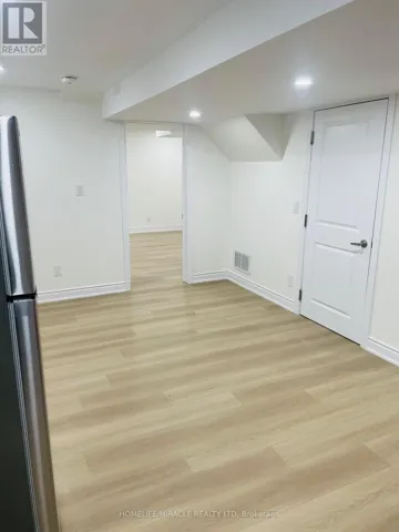 BSMT - 1-2341 CANONRIDGE CIRCLE, Oakville (WM Westmount), Ontario L6M4T9