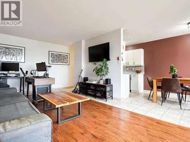 502 320 ROYAL AVENUE, New Westminster, British Columbia V3L5C6