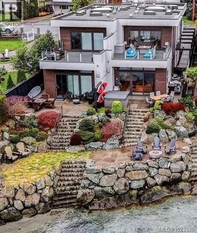 10303 Resthaven Dr, Sidney, British Columbia V8L3H2