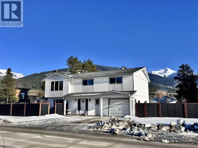 1272 4TH AVENUE, Valemount, British Columbia V0E2Z0