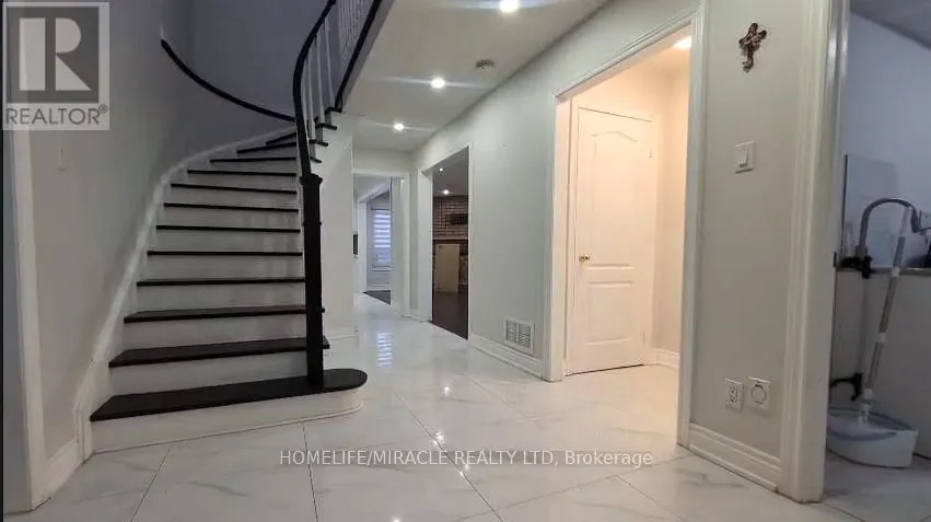 44 ANDY CRESCENT, Vaughan (West Woodbridge), Ontario L4H1C5