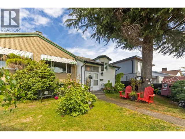 6593 LOCHDALE STREET, Burnaby, British Columbia V5B2M7