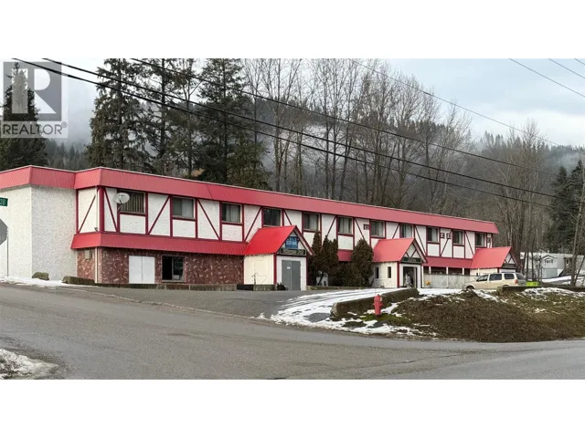 1867 3B Highway, Fruitvale, British Columbia V0G1L0