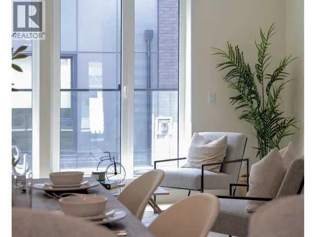 TH10 324 E RIDGEWAY AVENUE, North Vancouver, British Columbia V7L3P8