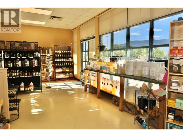 1848 MAIN Street Unit# 148 & 150, Penticton, British Columbia V2A5H3