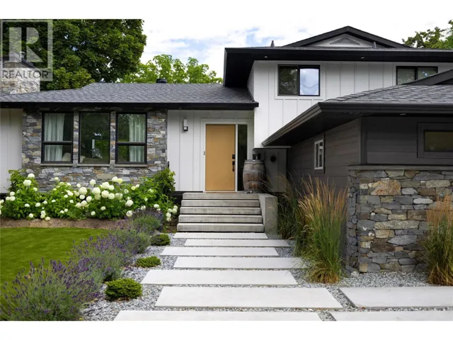 4265 Lakeshore Road, Kelowna, British Columbia V1W1W2