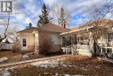 220 First Street E, Cochrane, Alberta T4C1Z3