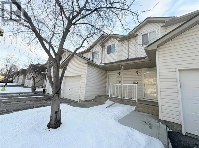 136 Douglas Glen Park SE, Calgary, Alberta T2Z3Z3