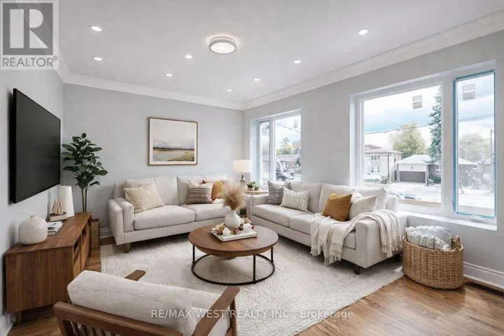 656 SHEPPARD AVENUE W, Toronto (Bathurst Manor), Ontario M3H2S5