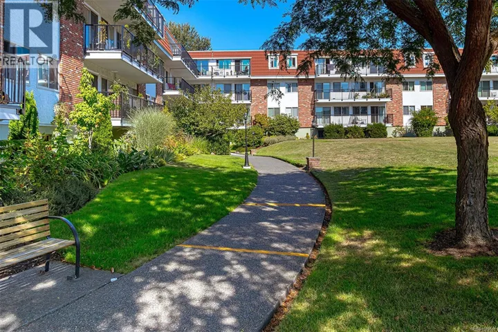 110 1680 Poplar Ave, Saanich, British Columbia V8P4K7