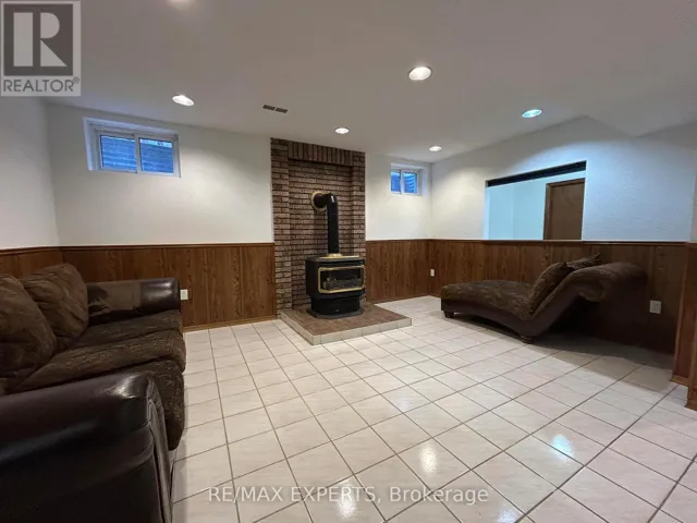 LOWER - 206 HELEN STREET, Vaughan (East Woodbridge), Ontario L4L3S3
