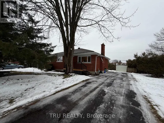 7 ROUNDHAY DRIVE, Ottawa, Ontario K2G1B6