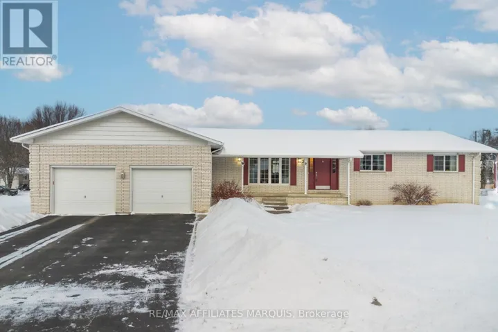 3 FOREST DRIVE, Rideau Lakes, Ontario K7A4S5