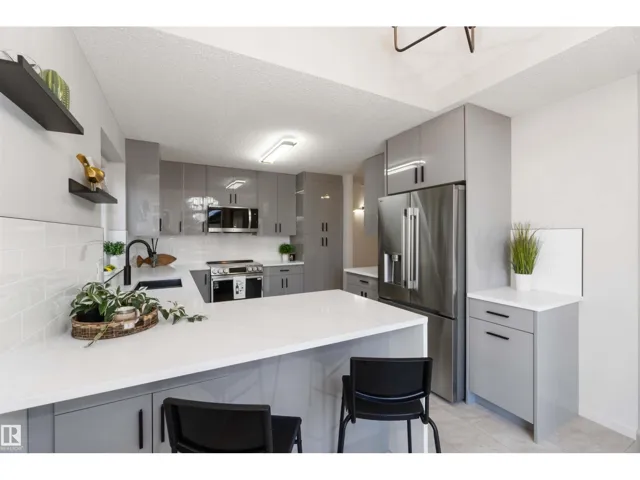 1034 CARTER CREST RD NW, Edmonton, Alberta T6R2K2